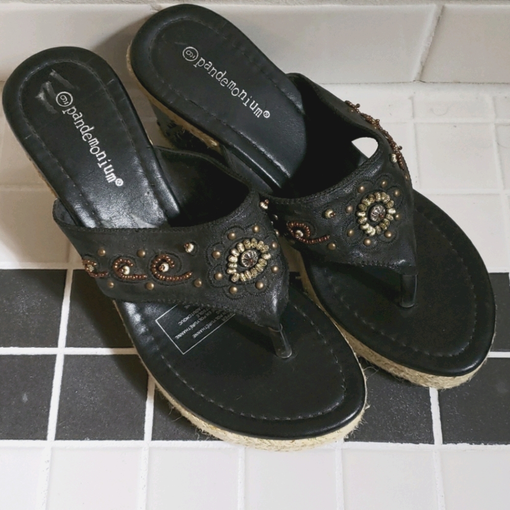 Ladies sandals